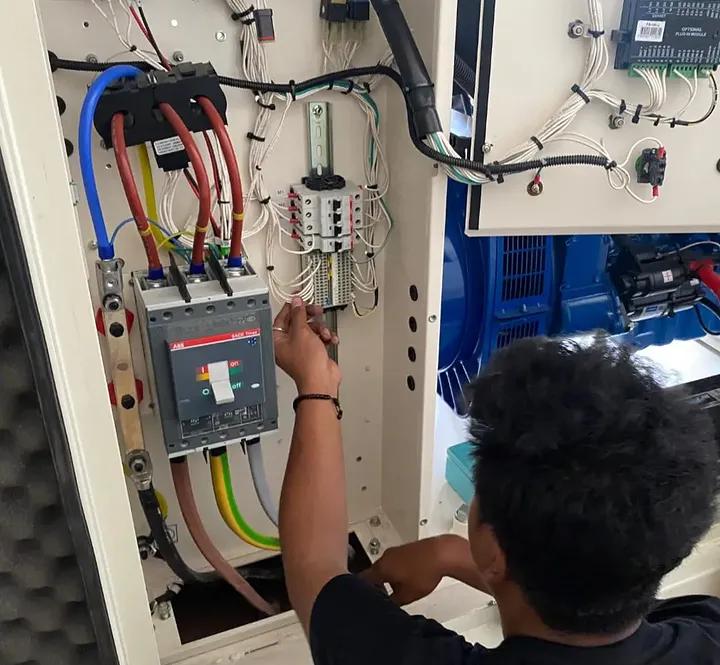 Instalasi panel ATS AMF - CV Bharata Nigar Persada